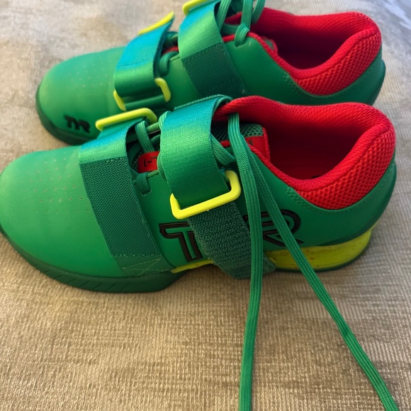 TYR women’s weightlifting shoes - Picture 1 of 3